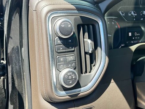 Used 2019 GMC Sierra 1500 SLT w/ SLT Premium Plus Package AWD/4WD image 11