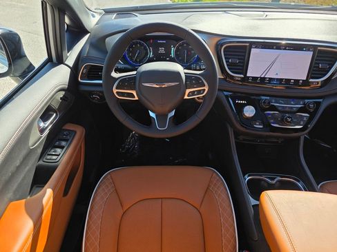 New 2026 Chrysler Pacifica Pinnacle w/ Trailer Tow Group image 12