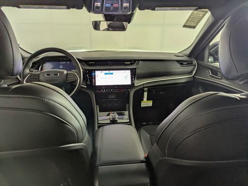 New 2026 Jeep Grand Cherokee Altitude RWD image 27