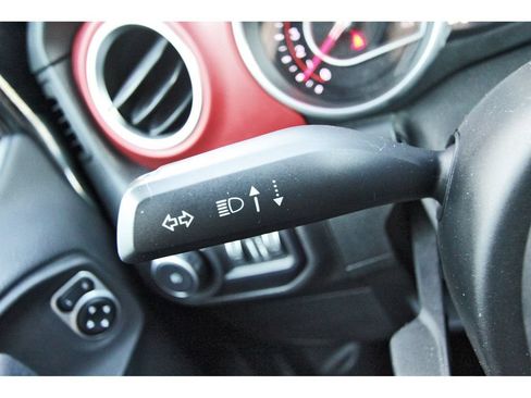 Used 2018 Jeep Wrangler Unlimited Rubicon AWD/4WD image 17