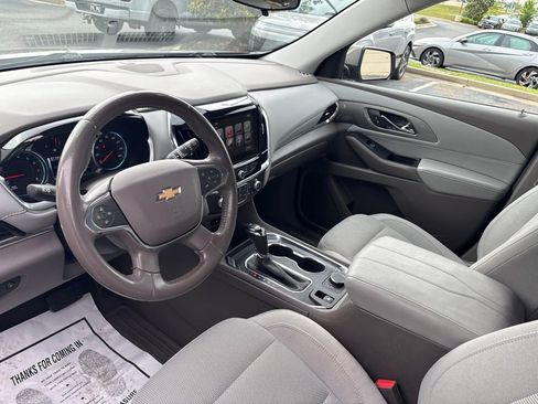 Used 2018 Chevrolet Traverse LT FWD image 11