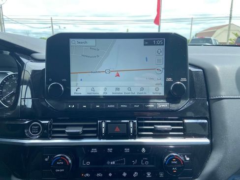 Used 2023 Nissan Pathfinder SL w/ Lighting Package (N92) image 18