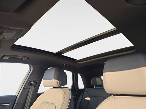 Certified 2024 Audi Q3 2.0T Premium Plus image 33