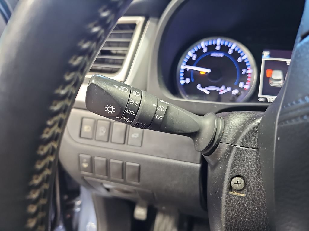 Used 2018 Toyota Highlander Plus w/ Carpet Mat Package (TMS) AWD/4WD image 28