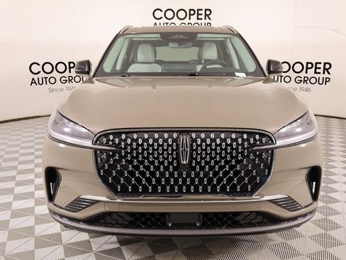 New 2026 Lincoln Aviator Premiere image 9