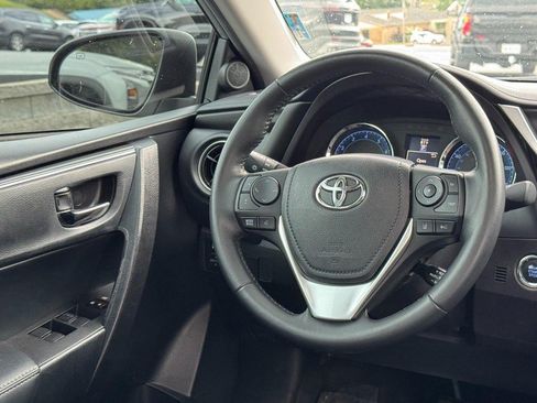 Used 2019 Toyota Corolla XLE FWD image 12