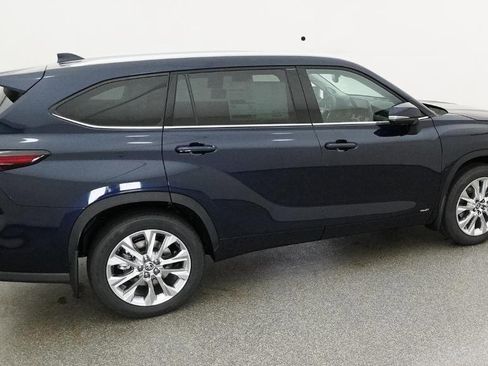 New 2026 Toyota Highlander Limited AWD/4WD image 2