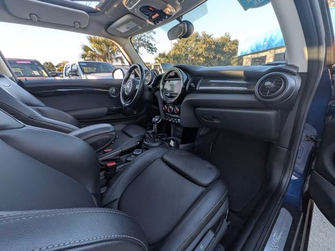 Used 2018 MINI Cooper S image 9