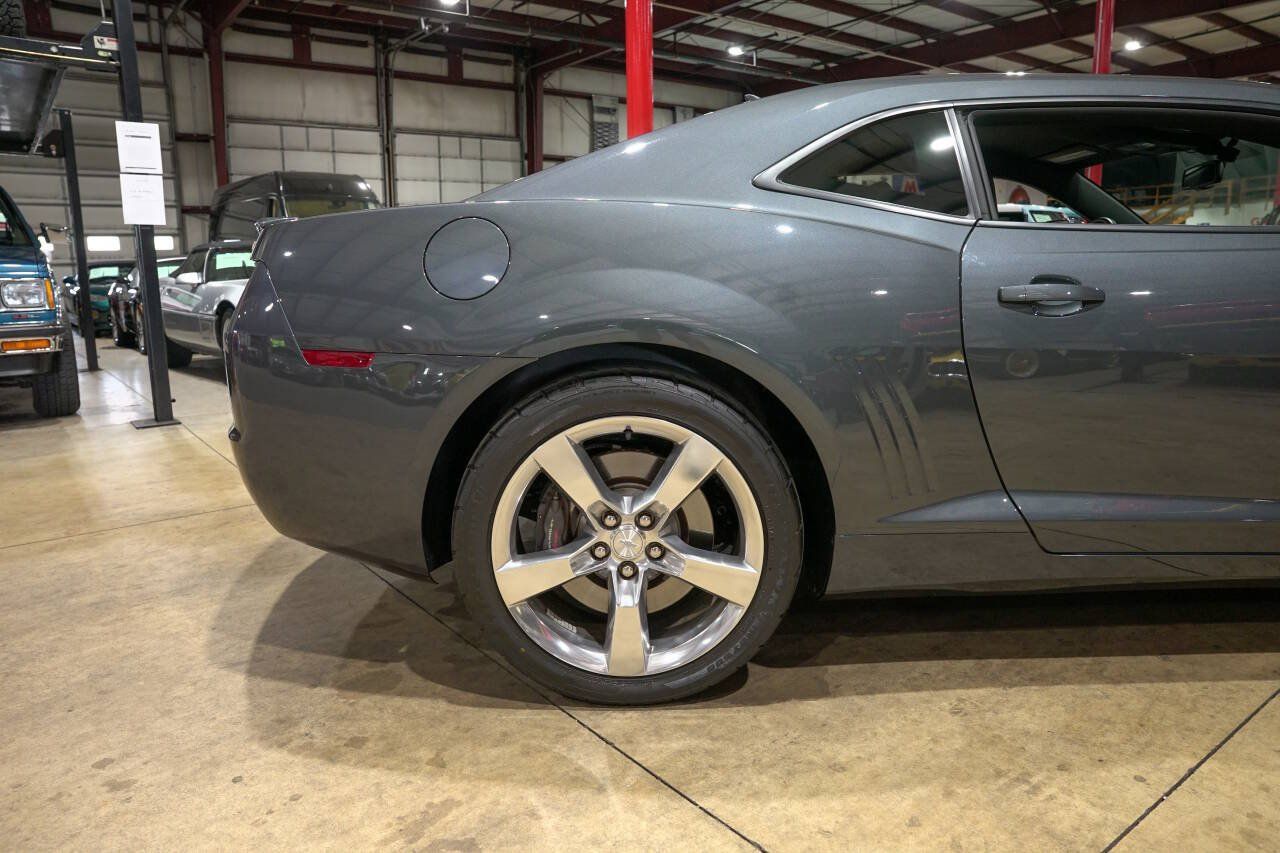 Used 2010 Chevrolet Camaro SS RWD image 9