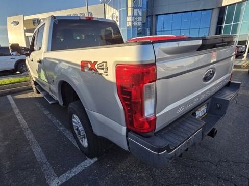 Used 2018 Ford F250 XLT w/ XLT Value Package image 5