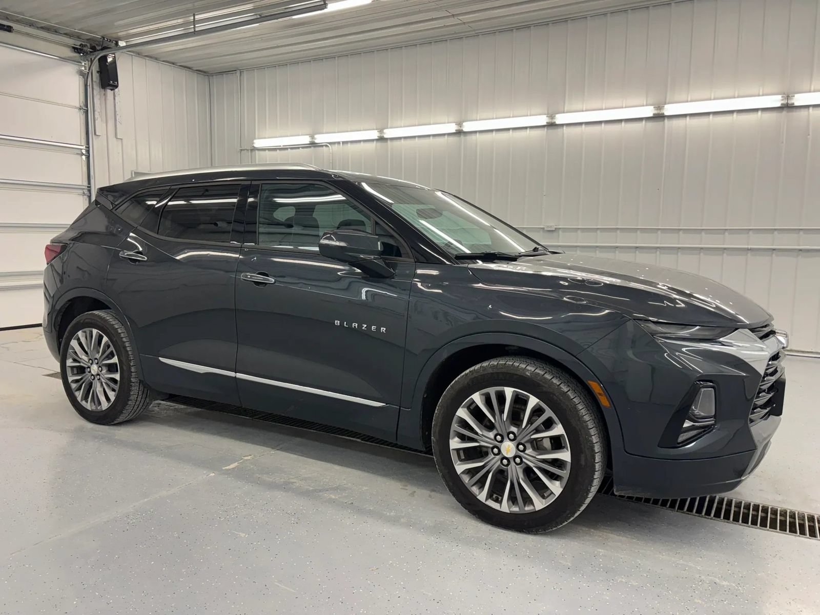 Used 2019 Chevrolet Blazer Premier w/ Driver Confidence II Package AWD/4WD image 1