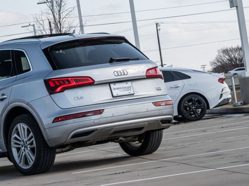 Used 2018 Audi Q5 Prestige w/ Prestige Package image 6