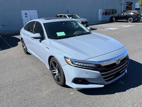 Used 2022 Honda Accord Touring image 2