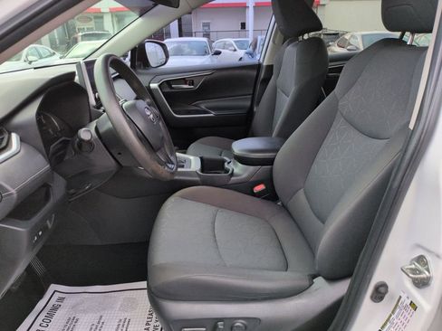 Used 2023 Toyota RAV4 XLE image 9