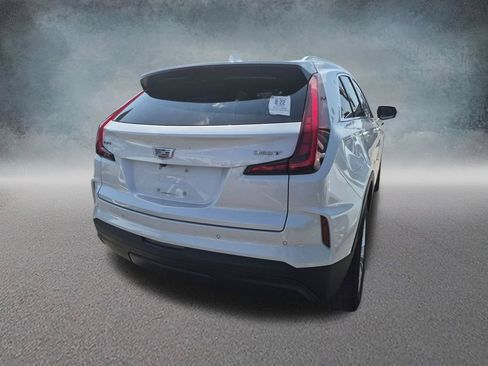 Certified 2024 Cadillac XT4 Luxury FWD image 9