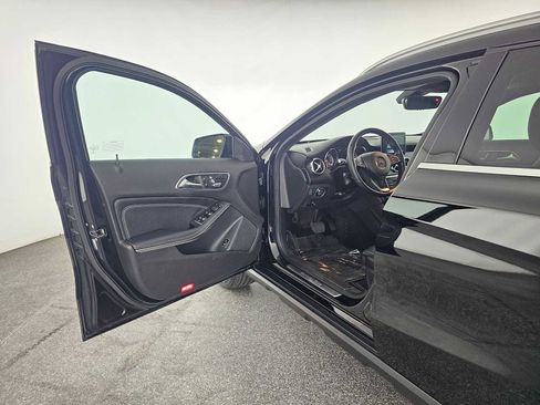 Used 2020 Mercedes-Benz GLA 250 4MATIC w/ Premium Package image 20