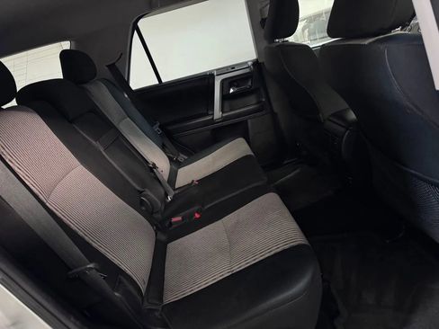 Used 2015 Toyota 4Runner SR5 AWD/4WD image 18