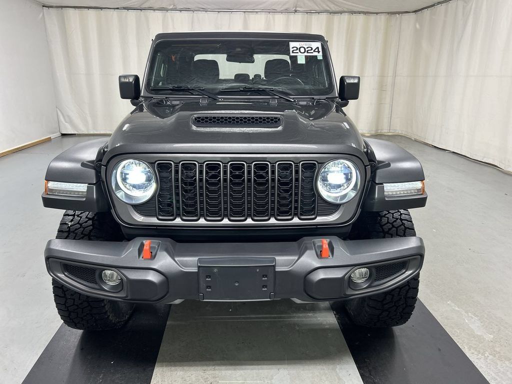 Used 2024 Jeep Gladiator Mojave w/ Convenience Group AWD/4WD image 2