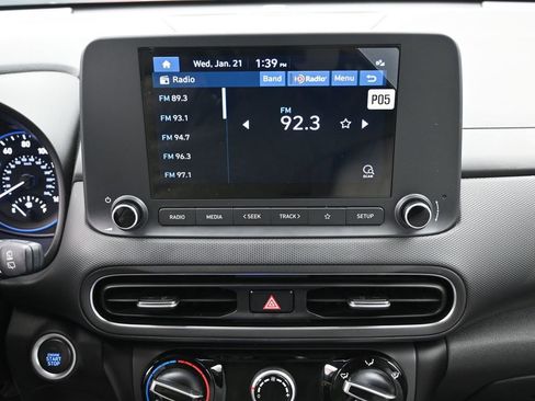 Used 2023 Hyundai Kona SEL w/ Winter Weather Package image 13