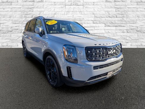 Used 2022 Kia Telluride EX w/ EX Premium Package image 2