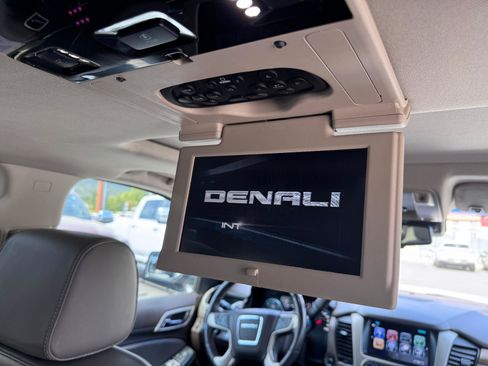 Used 2019 GMC Yukon XL Denali w/ Denali Ultimate Package AWD/4WD image 27