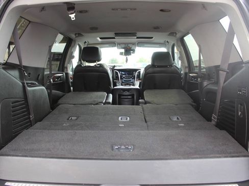 Used 2017 Cadillac Escalade Luxury AWD/4WD image 15