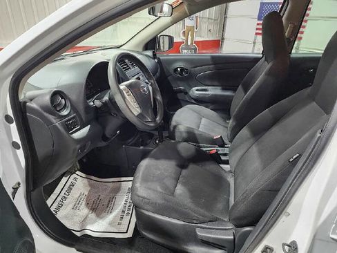 Used 2016 Nissan Versa S FWD image 9
