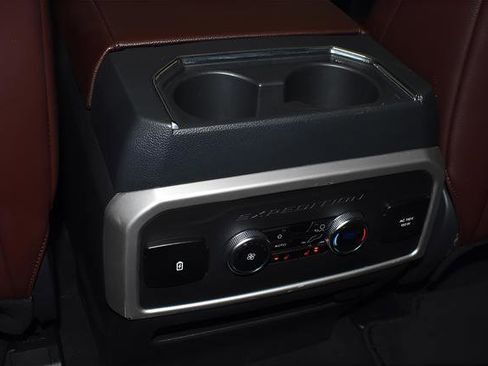 Used 2024 Ford Expedition Limited image 33