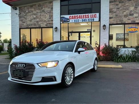 Used 2018 Audi A3 e-tron Premium image 1