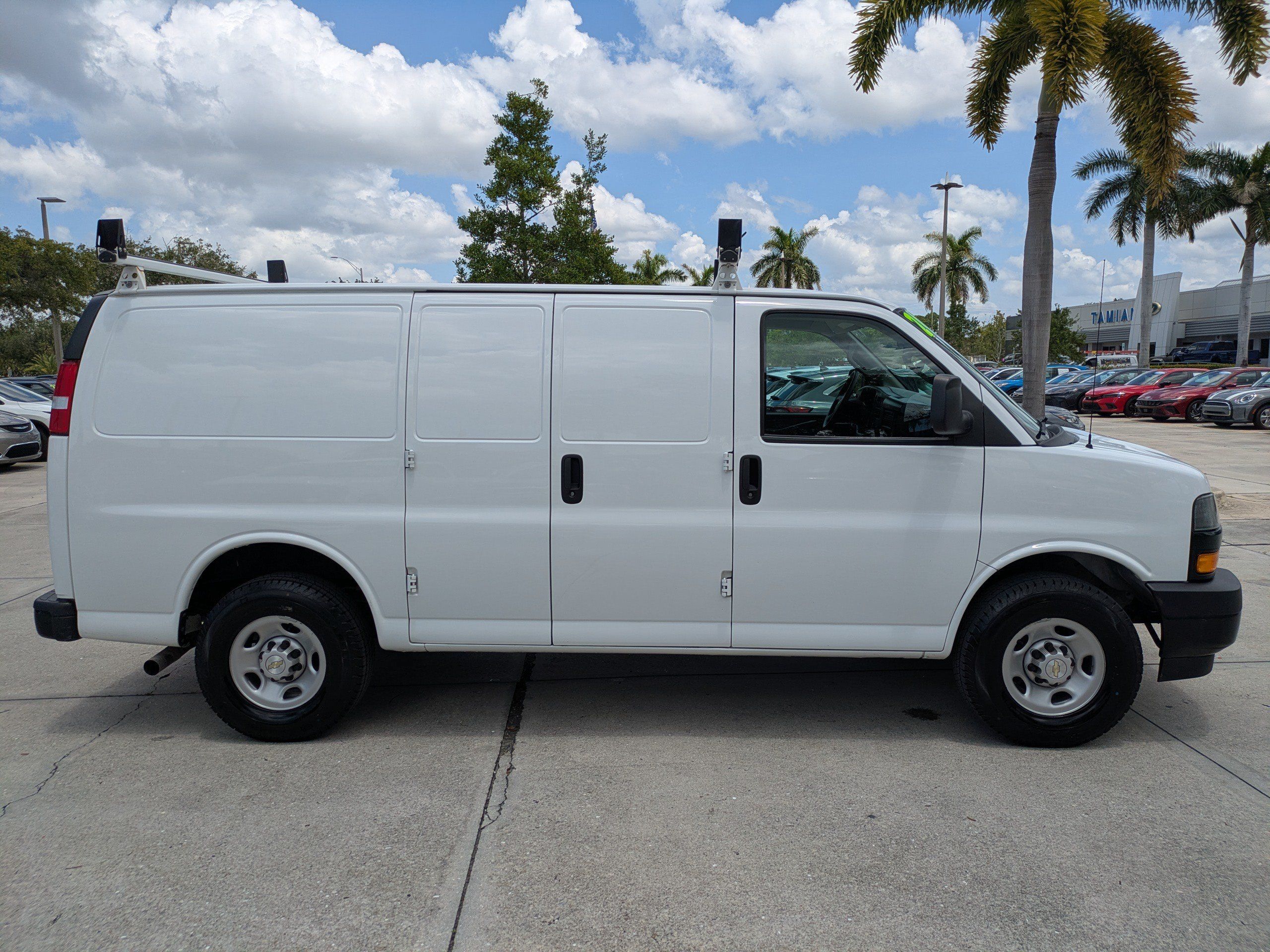 Used 2024 Chevrolet Express 2500 w/ Driver Convenience Package RWD image 3