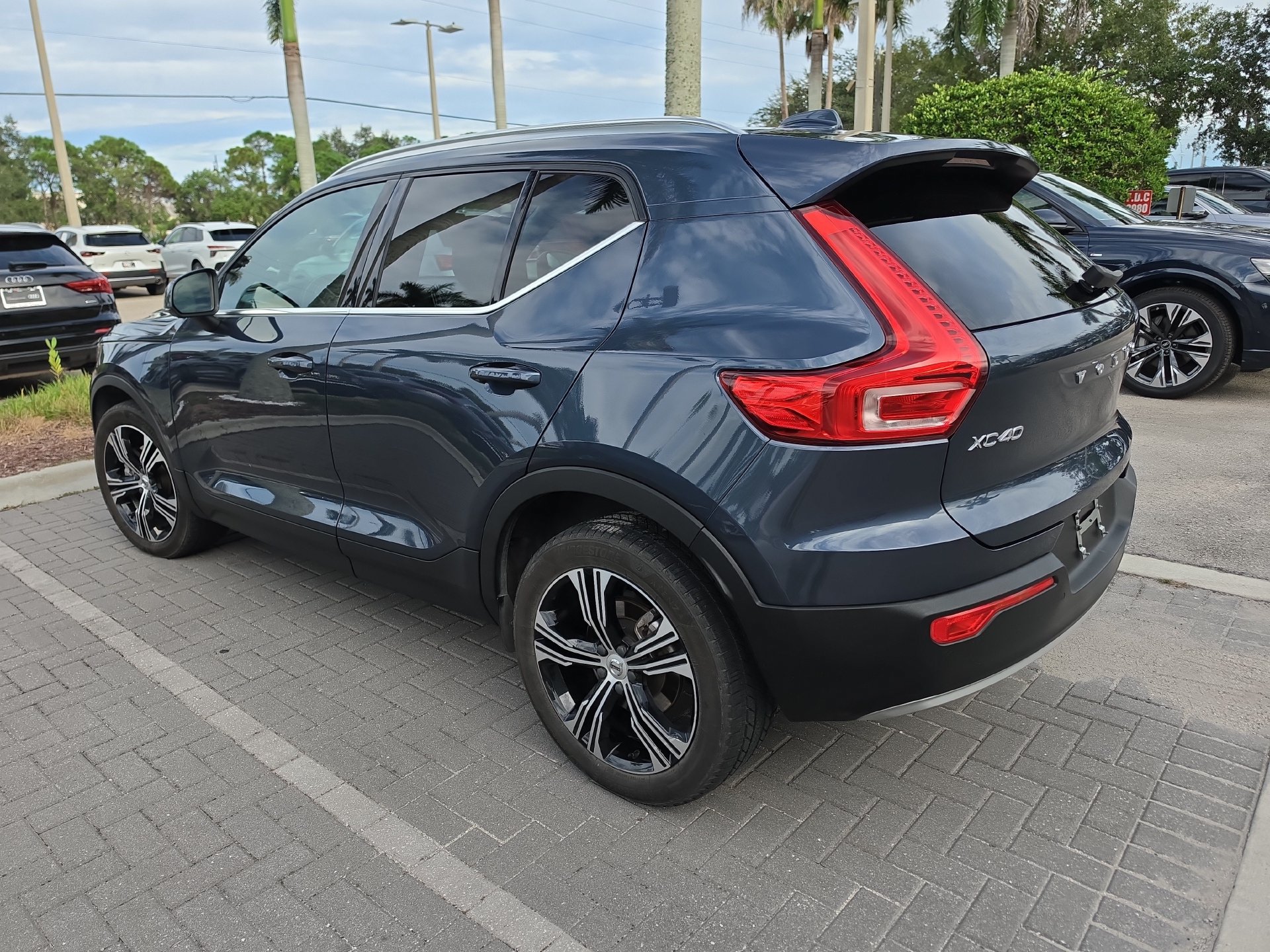 Used 2022 Volvo XC40 T5 Inscription AWD/4WD image 4