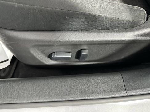 Used 2024 Nissan Altima 2.5 SV image 12