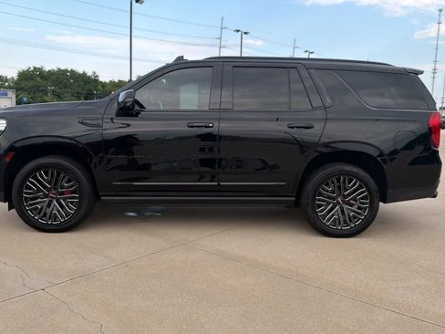 Used 2021 GMC Yukon Denali w/ Denali Premium Package AWD/4WD image 8