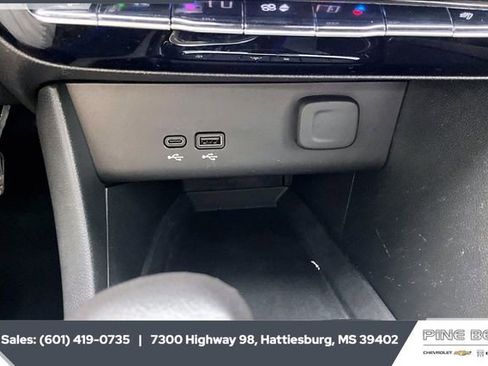 Used 2024 Buick Encore GX Avenir image 22