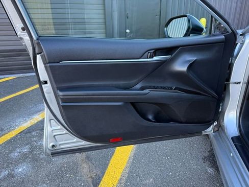 Used 2024 Toyota Camry SE image 20