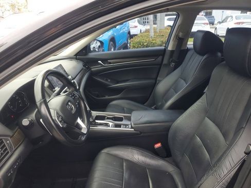 Used 2018 Honda Accord Touring image 14
