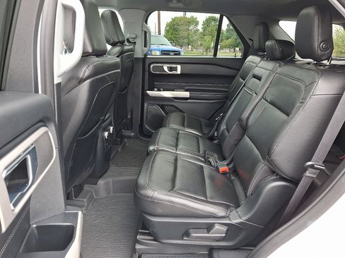 Certified 2020 Ford Explorer XLT w/ Equipment Group 202A image 11