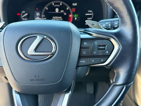 Used 2023 Lexus LX 600 4WD w/ Luxury Package image 39