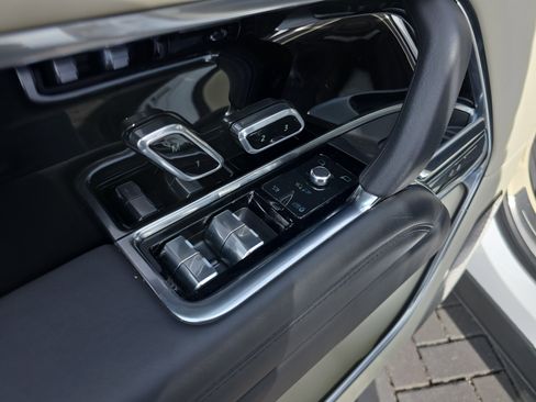 Certified 2024 Land Rover Range Rover Long Wheelbase Autobiography image 20