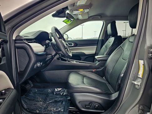 Certified 2022 Jeep Compass Limited image 12