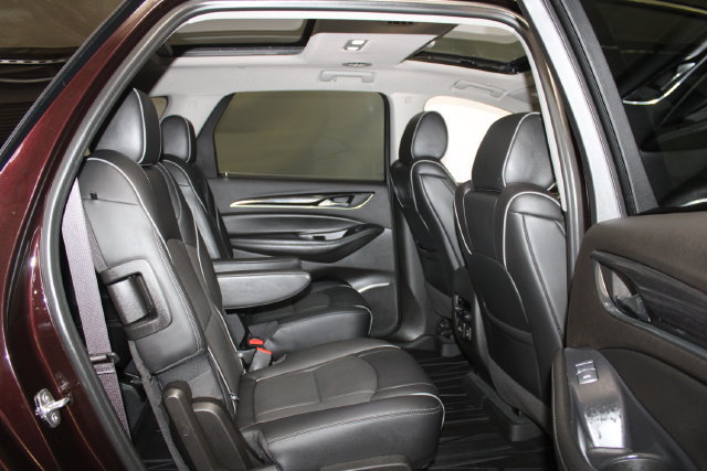Used 2021 Buick Enclave Avenir w/ Avenir Technology Package AWD/4WD image 18