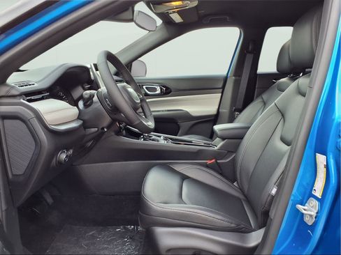 New 2026 Jeep Compass Limited image 9