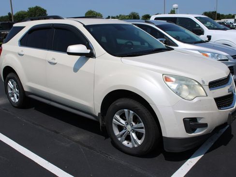 Used 2014 Chevrolet Equinox LT w/ Driver Convenience Package FWD image 2