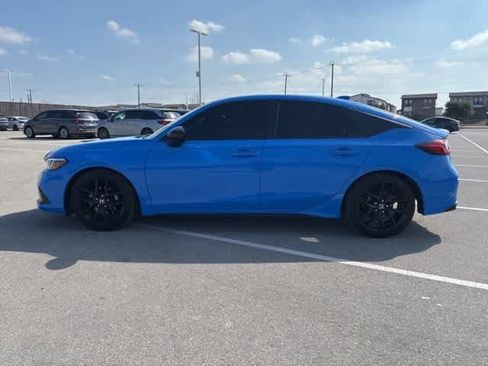 Used 2022 Honda Civic Sport image 2