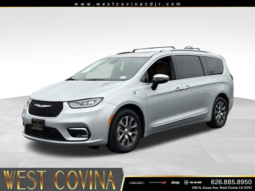 Used 2023 Chrysler Pacifica Pinnacle FWD image 5