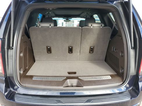 Used 2021 Chevrolet Tahoe Z71 w/ Z71 Signature Package image 31