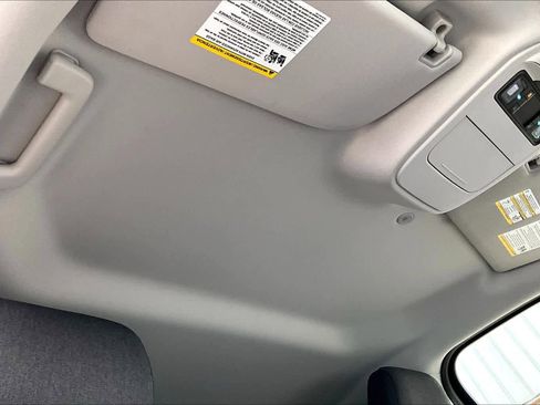 Used 2025 Ford Expedition Active image 13