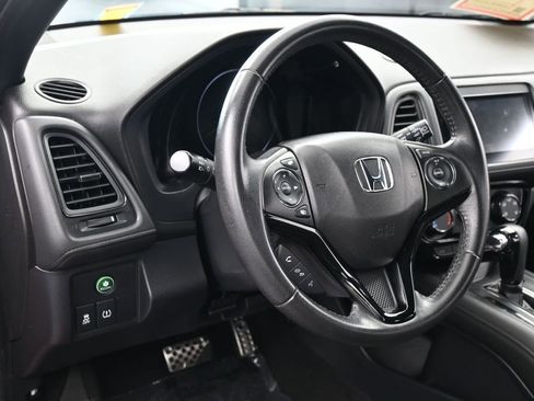 Used 2019 Honda HR-V Sport image 14
