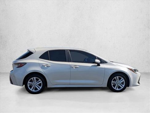 Used 2019 Toyota Corolla SE w/ Carpet Mat Package FWD image 4