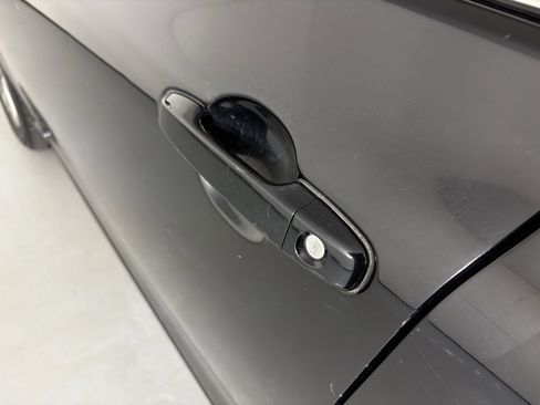 Used 2016 Toyota Camry SE image 12